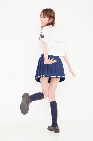 フェミニンなバッグを販売している会社